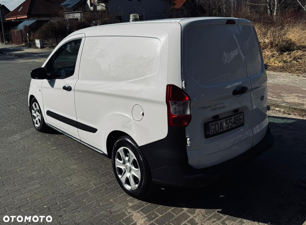 Ford Courier - 14