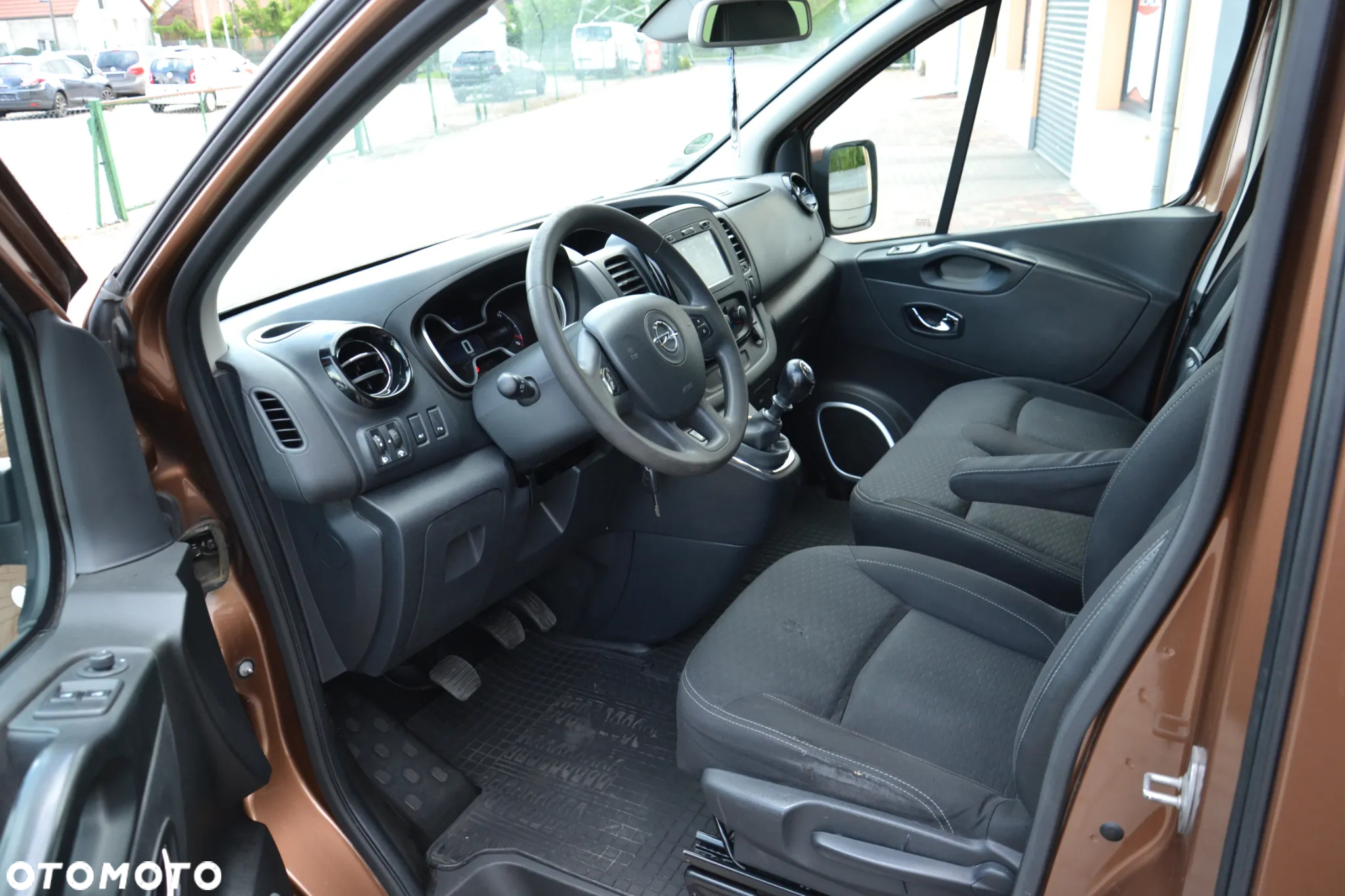 Opel Vivaro L2H1 2,9t Edition - 16