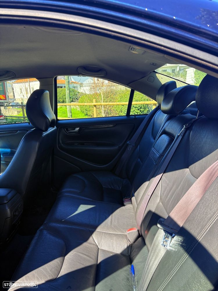 Volvo S60 2.4 D5 - 6