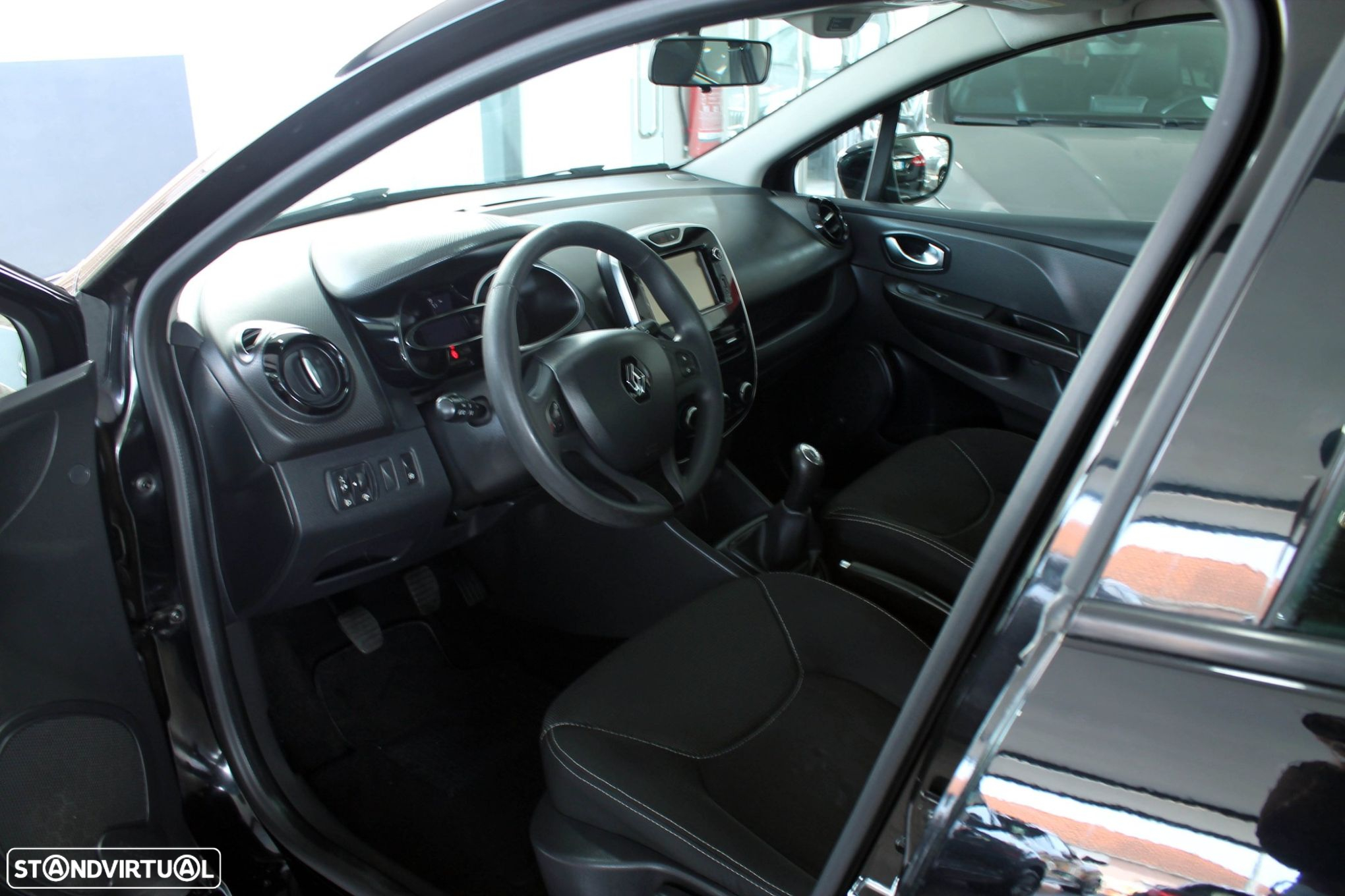 Renault Clio 1.5 dCi Dynamique S - 12