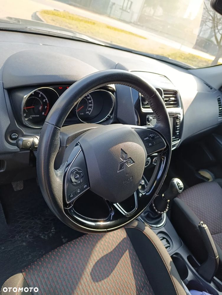 Mitsubishi ASX 1.6 Inform - 11