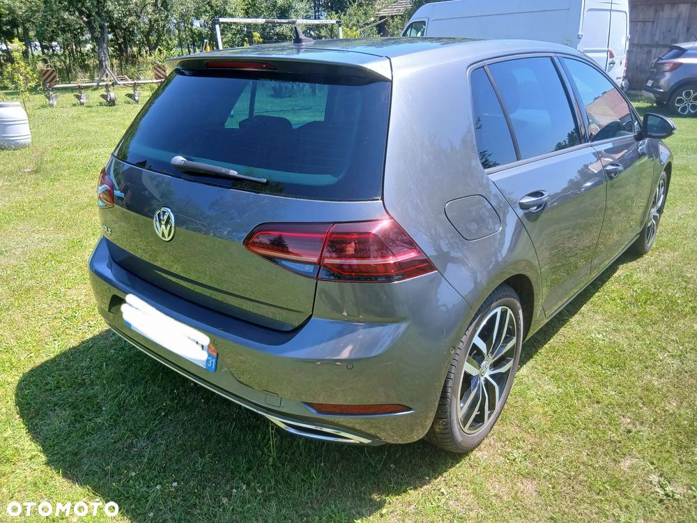 Volkswagen Golf - 1