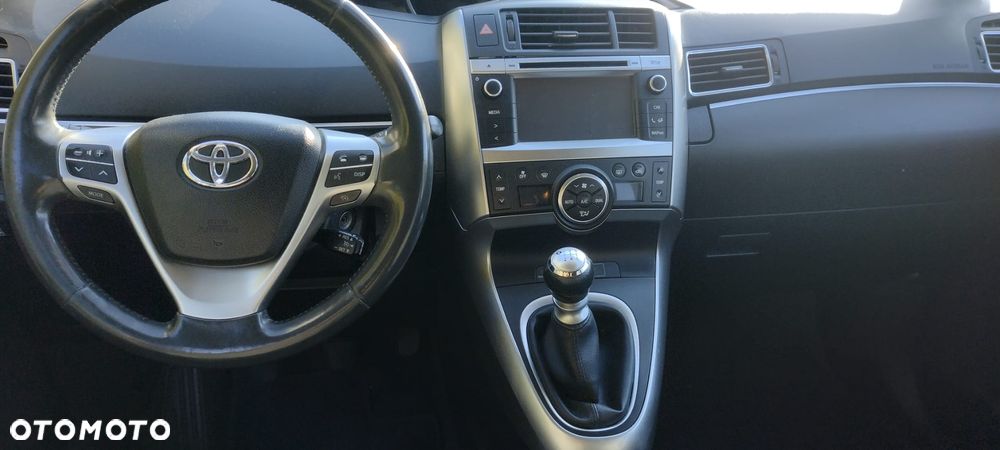 Toyota Verso 2.0 D-4D 5-Sitzer - 7