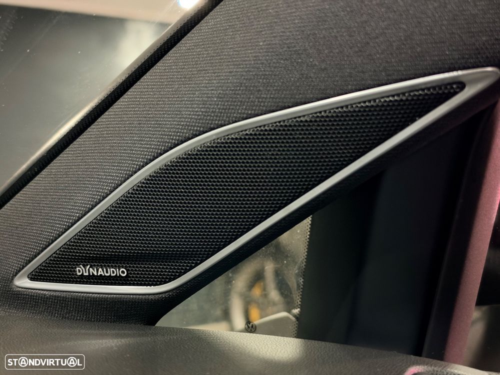 VW Golf R 4Motion BlueMotion DSG - 11