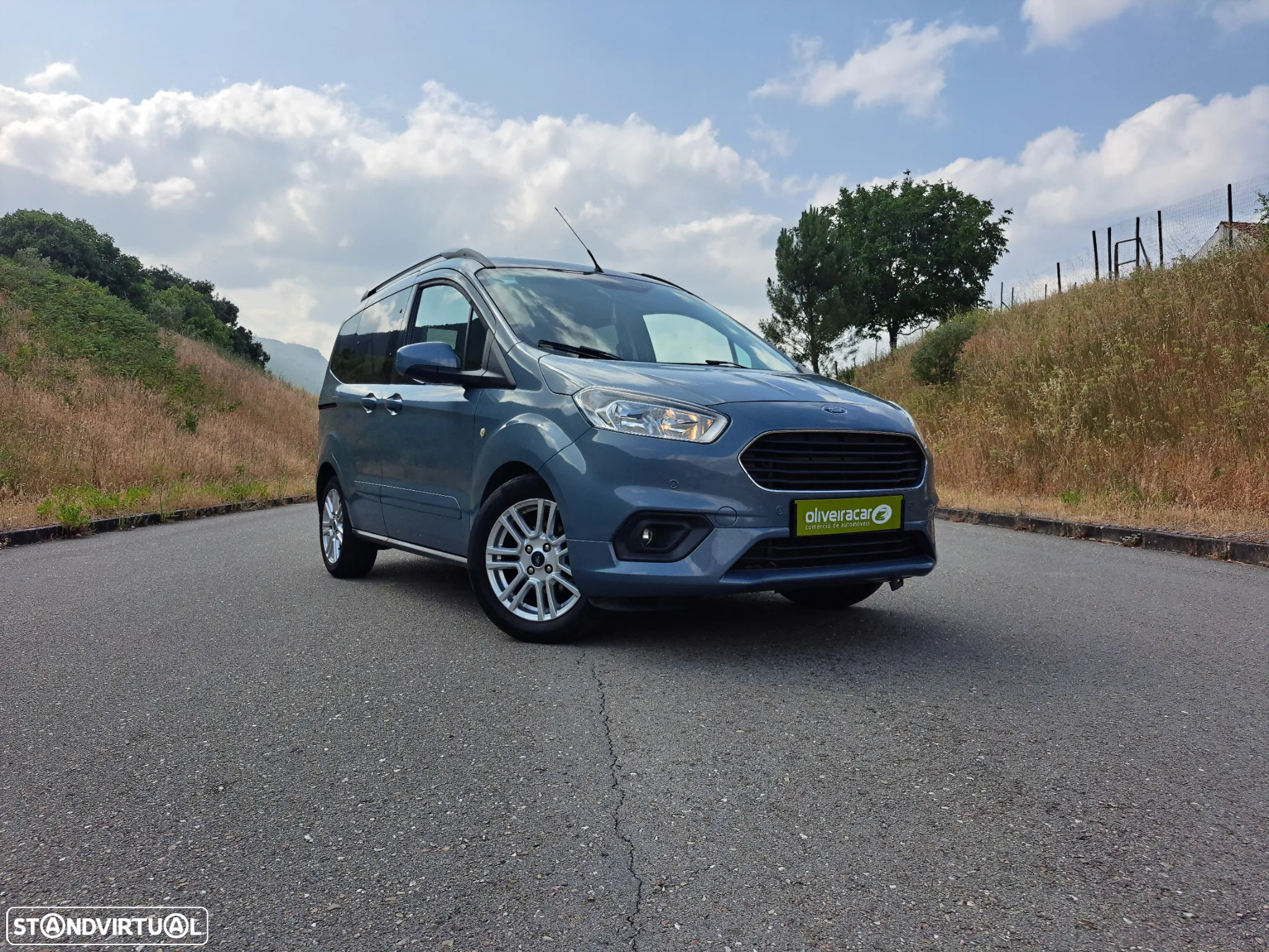 Ford Tourneo Courier 1.0 EcoBoost Titanium - 2