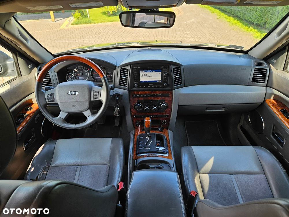 Jeep Grand Cherokee - 14