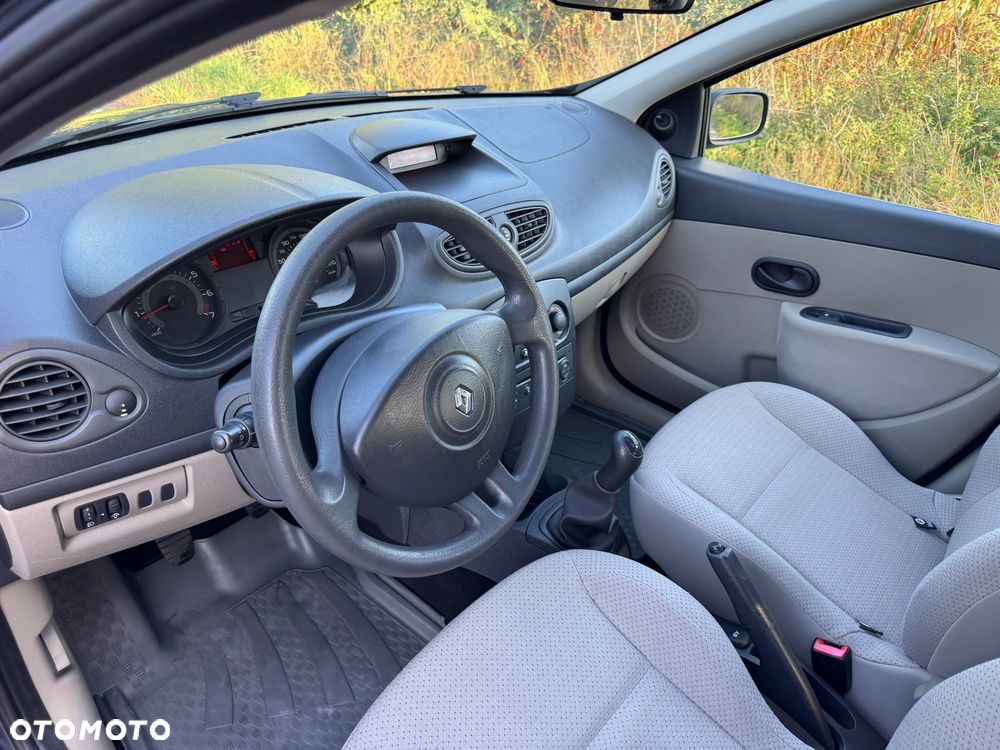Renault Clio 1.2 16V Alize - 11