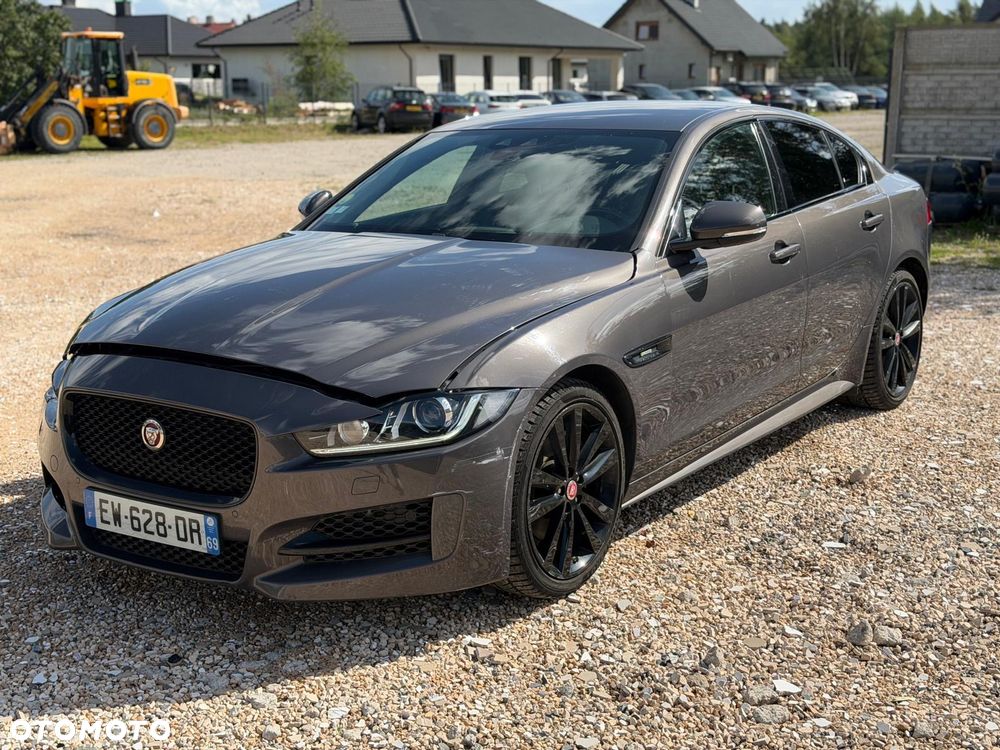 Jaguar XE 2.0 D R-Sport - 1