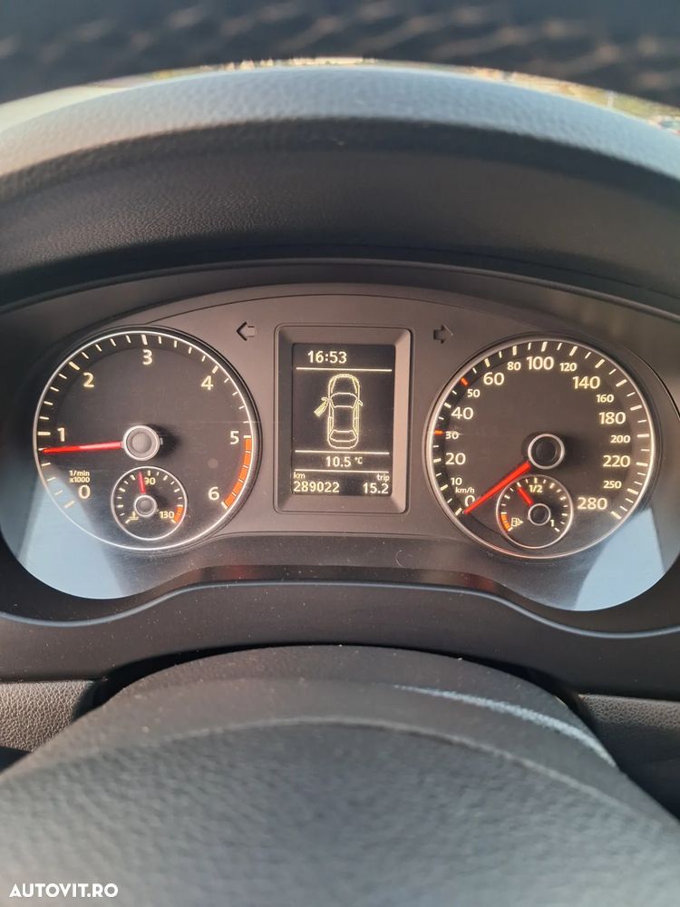 Volkswagen Jetta - 8