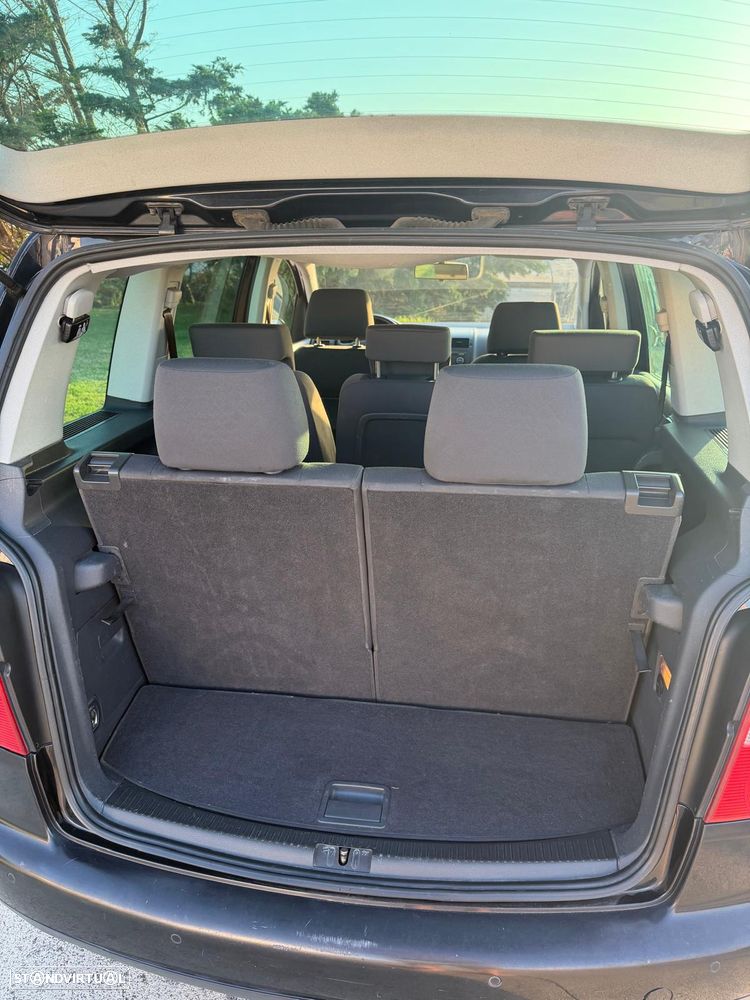 VW Touran 2.0 TDI Highline 7L - 15