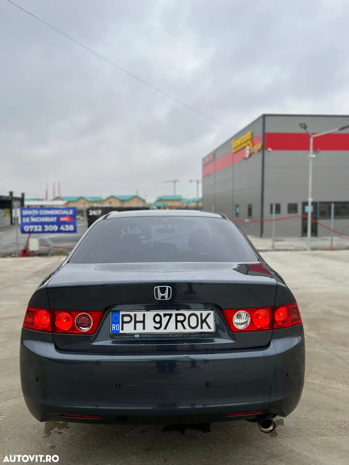 Honda Accord 2.0 i 4 Door - 3
