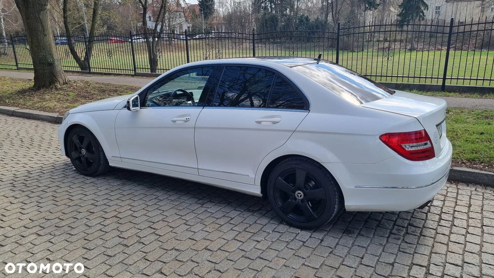 Mercedes-Benz Klasa C 180 (BlueEFFICIENCY) Avantgarde - 5