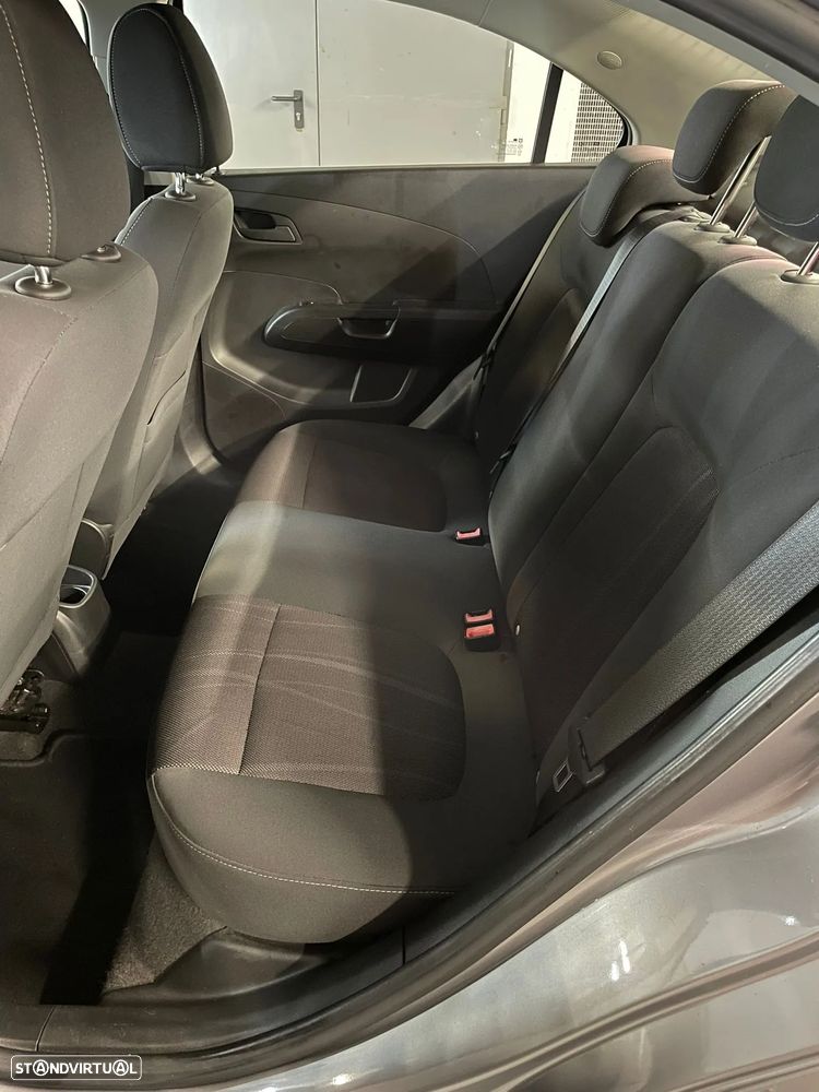 Chevrolet Aveo 1.2 LT - 14