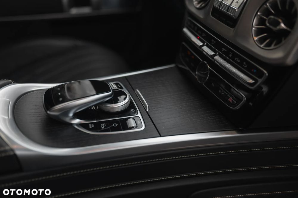 Mercedes-Benz Klasa G 400 d Stronger Than Time Edition - 26