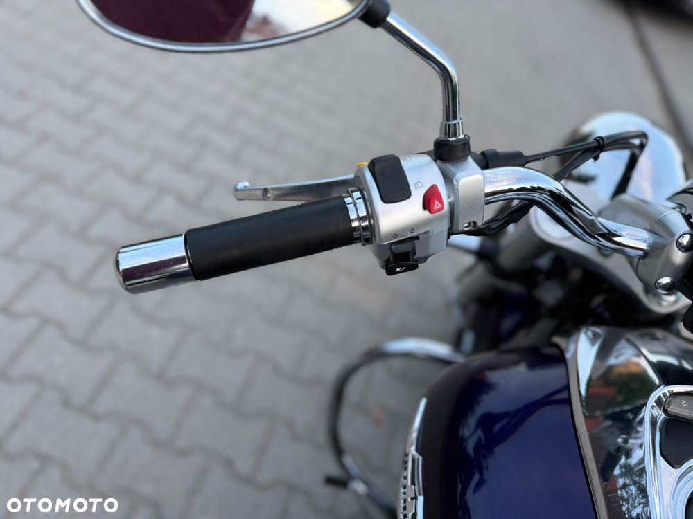 Suzuki Intruder - 26