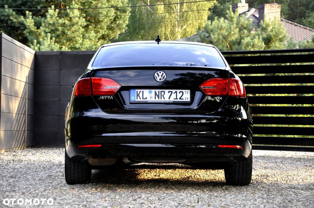 Volkswagen Jetta 2.0 TDI DSG Highline - 18