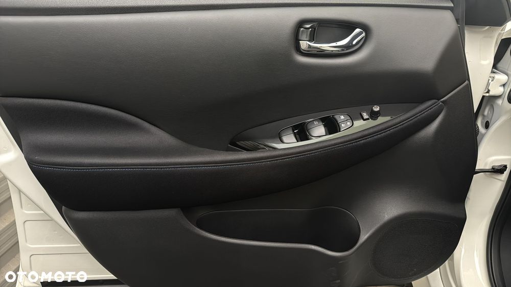 Nissan Leaf 40kWh N-Connecta - 11