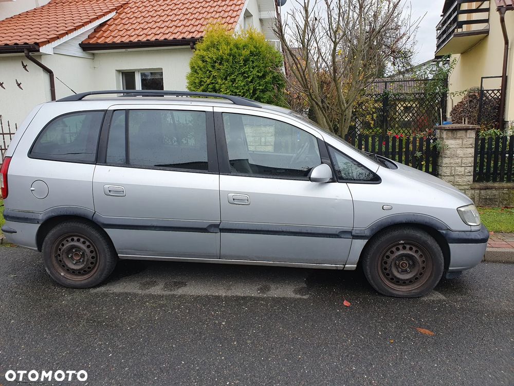Opel Zafira 2.0 DTI - 1