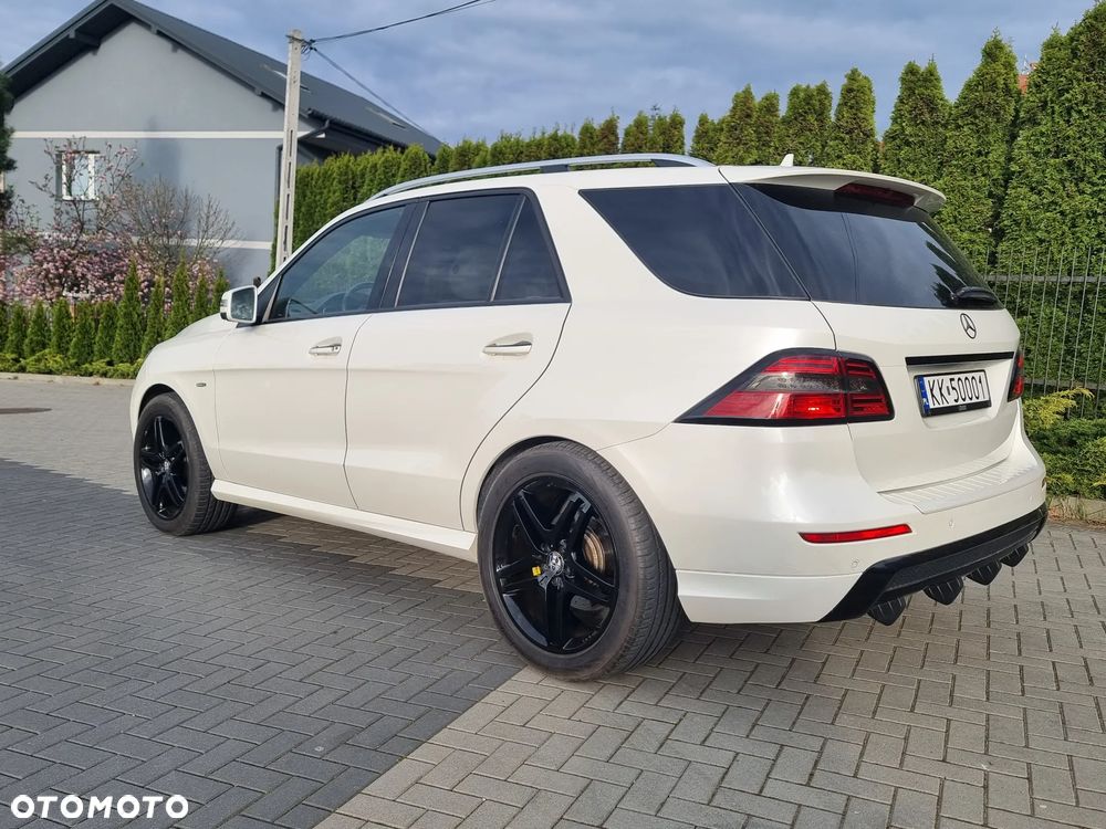 Mercedes-Benz ML 350 BlueTec 4-Matic - 4