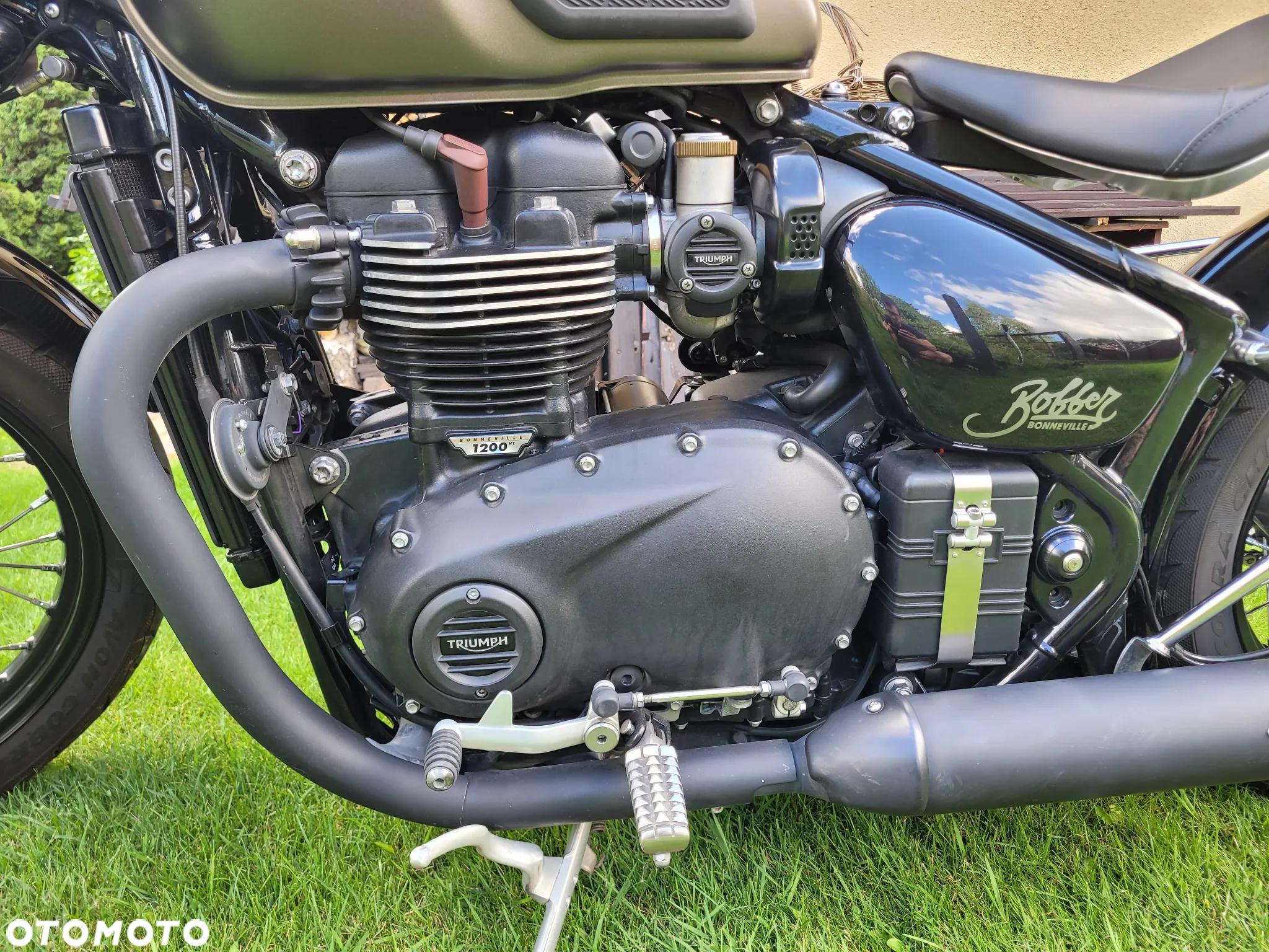 Triumph Bonneville Bobber - 6