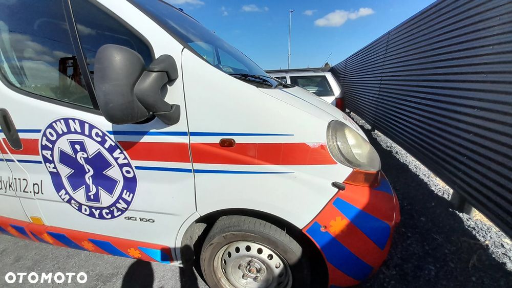 RENAULT TRAFIC II BŁOTNIK LEWY PRAWY PRZÓD PRZEDNI nr. 93/3 - 2