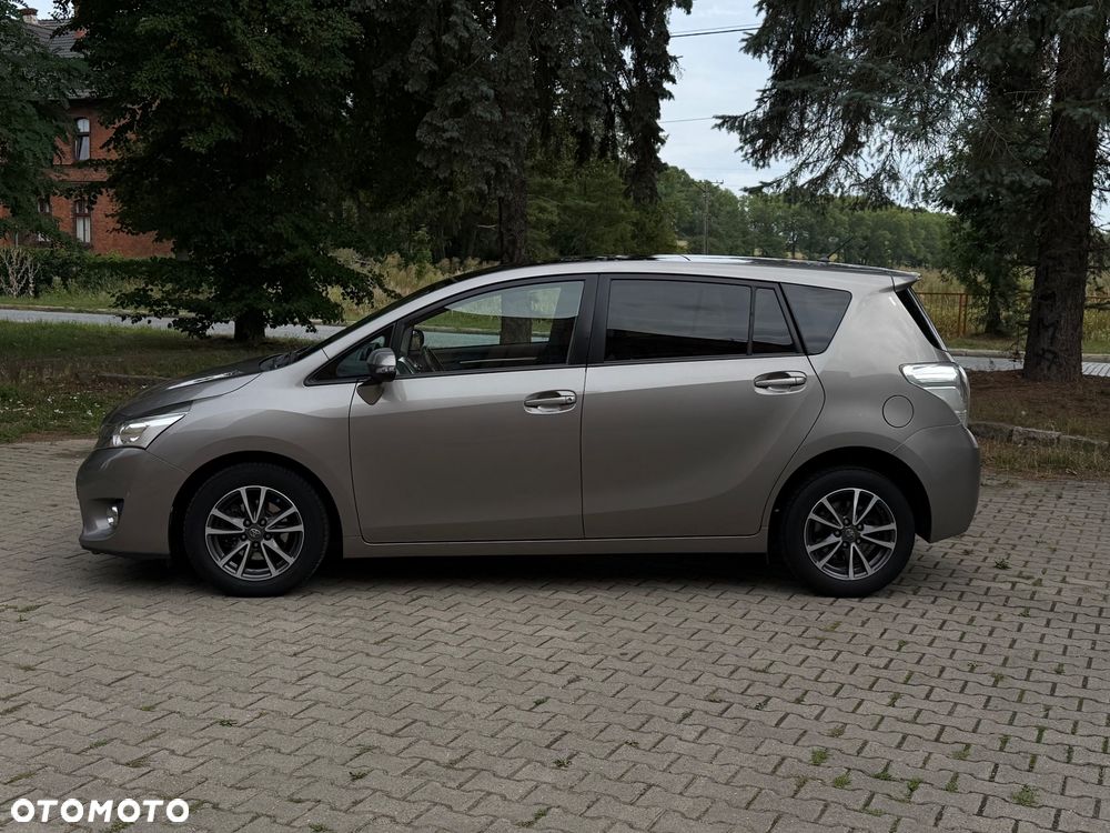 Toyota Verso 1.6 D-4D 5-Sitzer Start/Stop Skyview Edition - 3