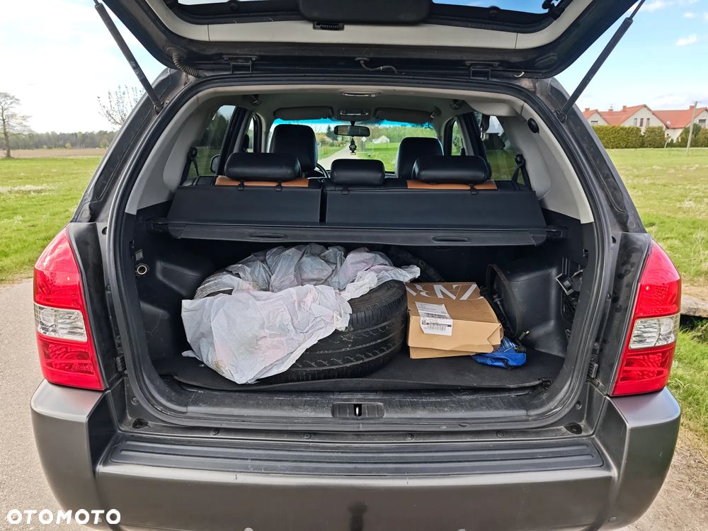 Hyundai Tucson 2.0 Comfort 2WD - 14