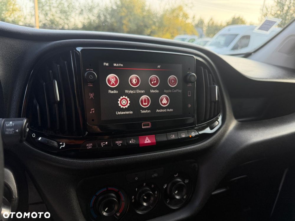 Fiat DOBLO / 1.6D / FV23% / NAJBOGATSZA WERSJA / 3 OSOBOWY / NAVI / CARPLAY - 20