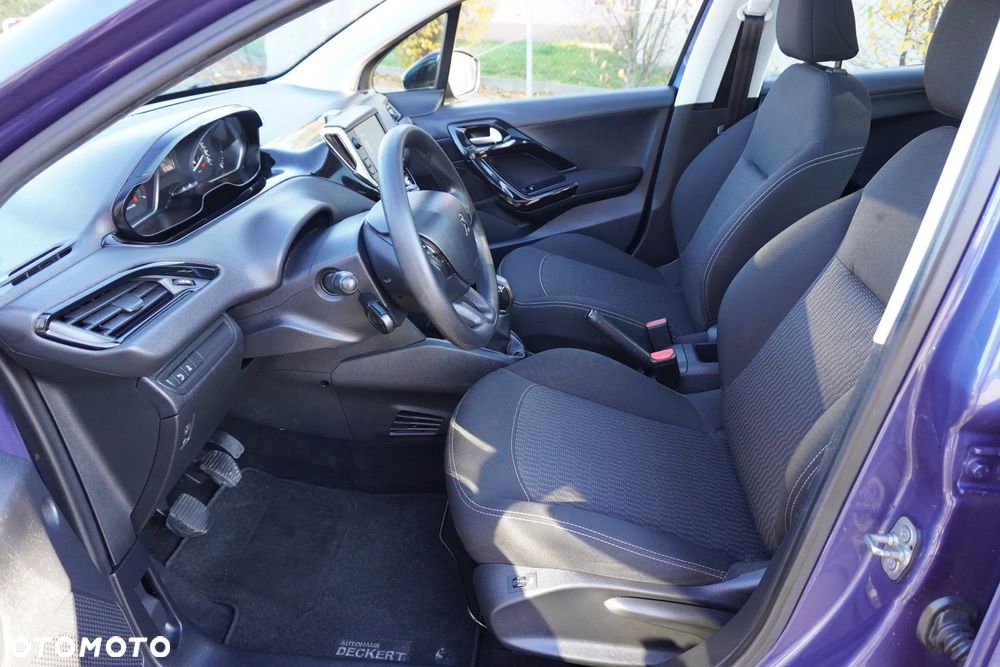 Peugeot 208 1.2 PureTech Allure - 17