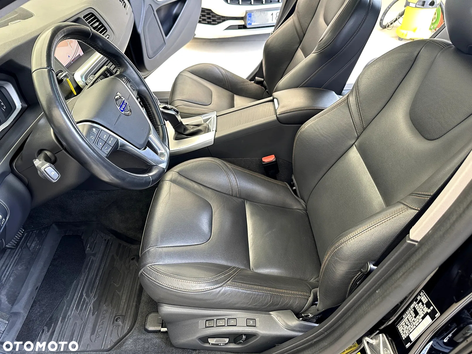 Volvo V60 Cross Country T5 AWD Momentum - 7