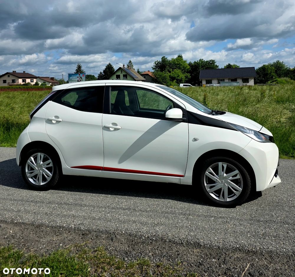 Toyota Aygo x-play Eco - 19