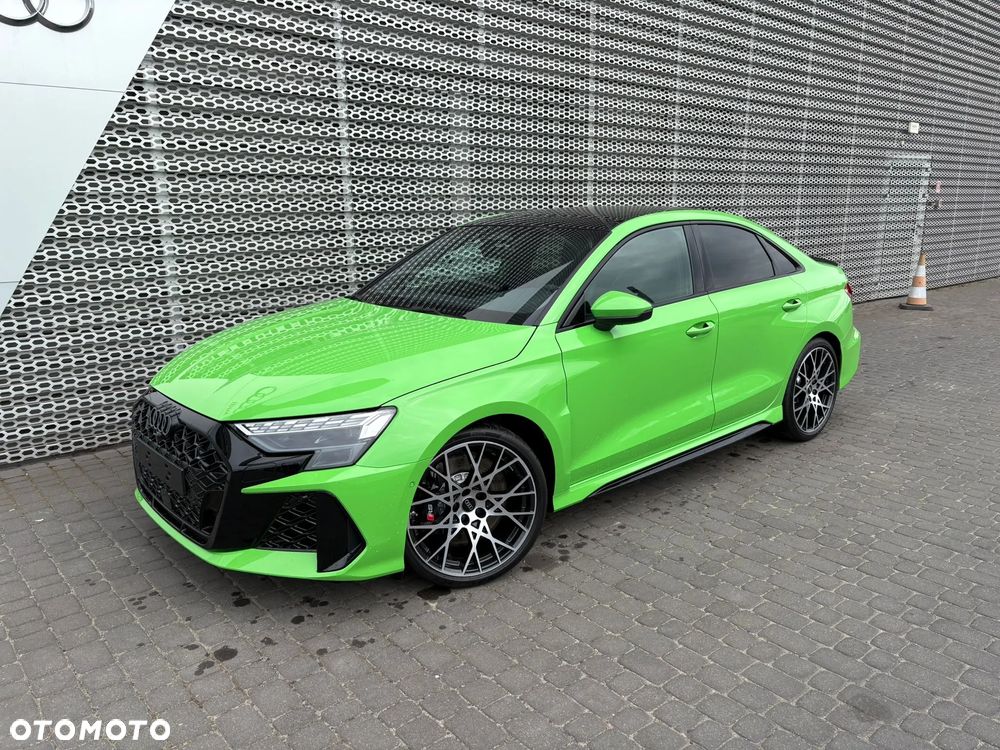 Audi RS3 Limousine - 3