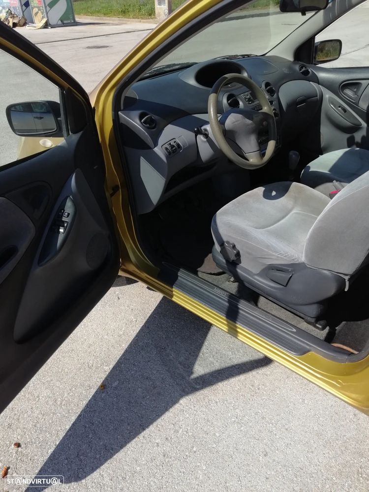 Toyota Yaris 1.0 Base - 10