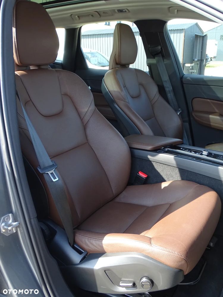 Volvo XC 60 T8 Twin Engine AWD Geartronic Momentum - 10