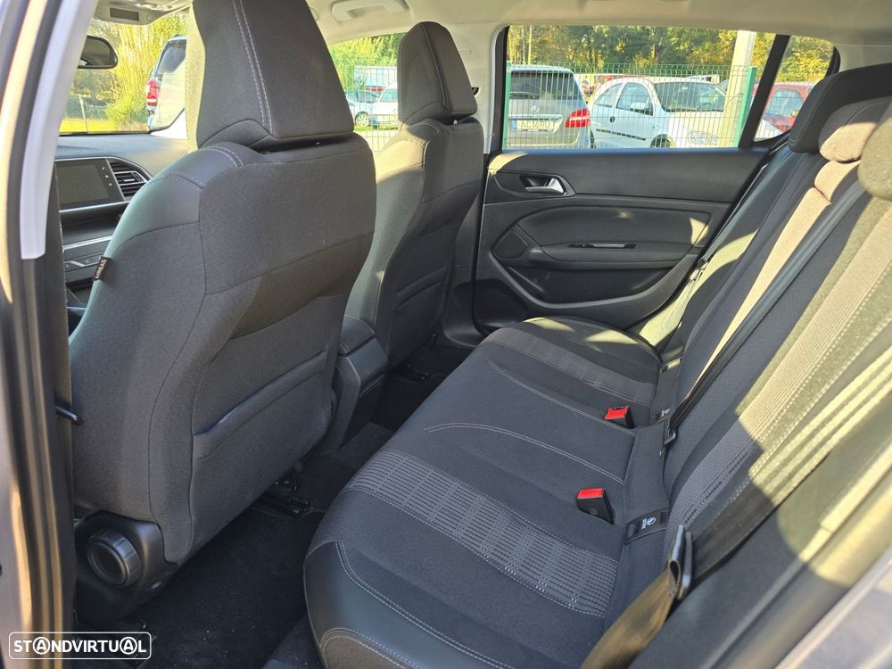 Peugeot 308 1.2 PureTech Allure EAT8 - 20