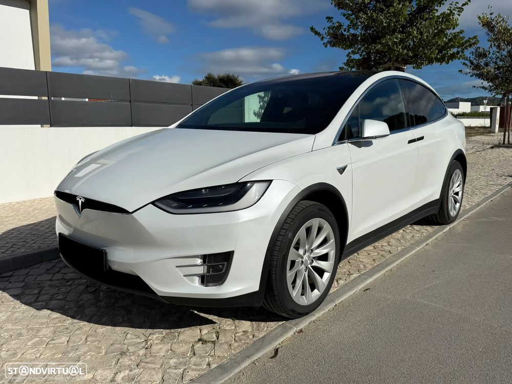 Tesla Model X - 2