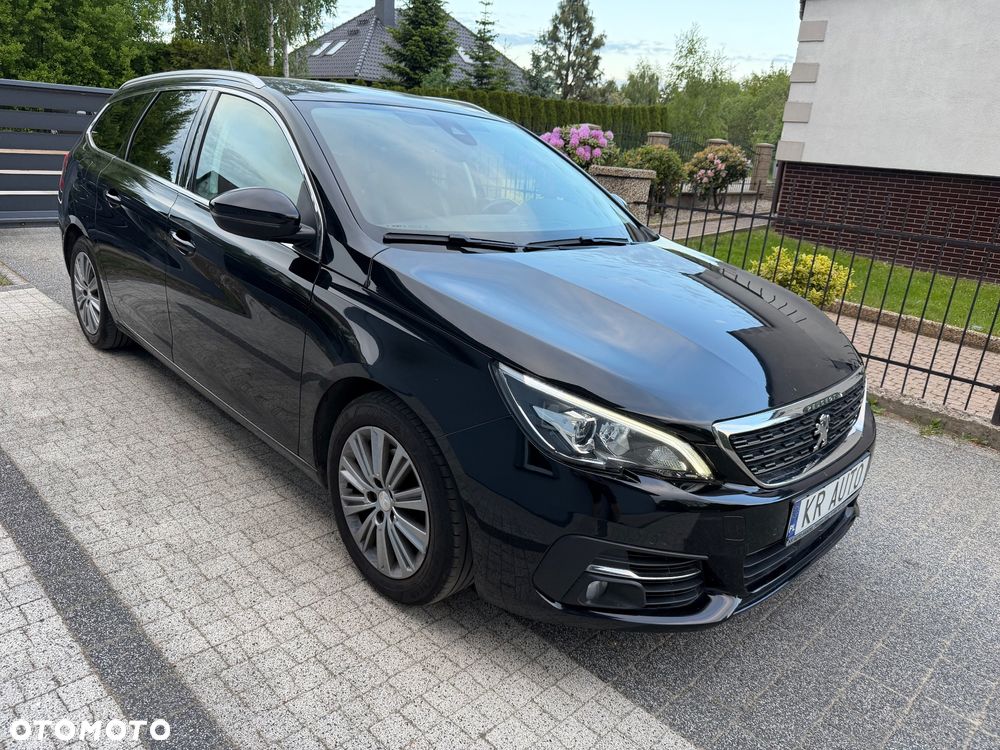 Peugeot 308 1.2 PureTech GPF Allure S&S - 26