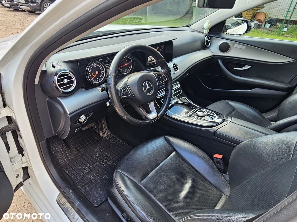 Mercedes-Benz Klasa E 200 d 9G-TRONIC - 19
