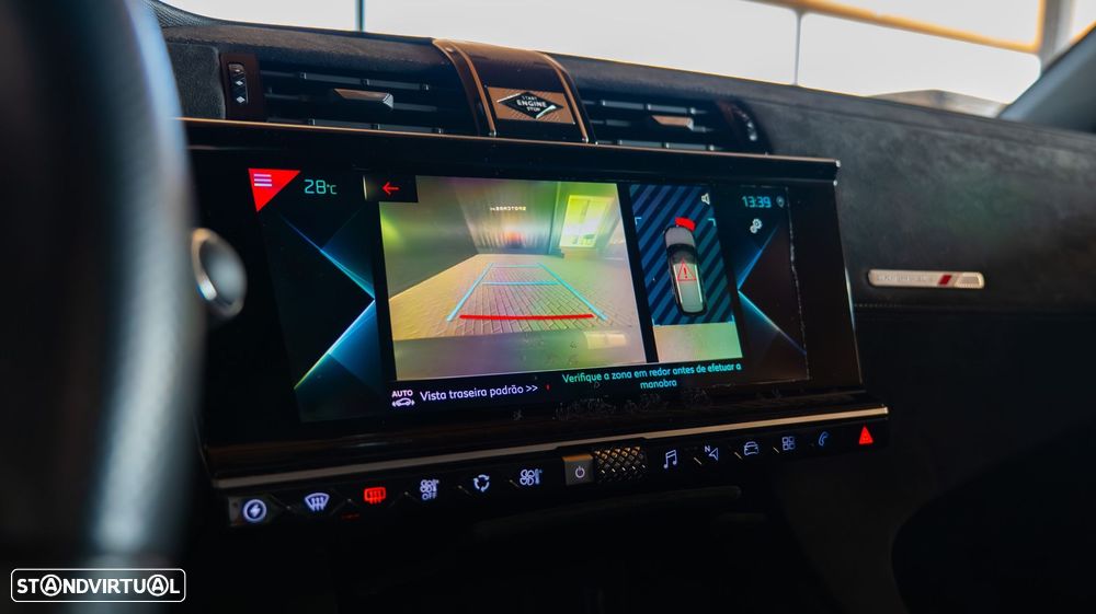 DS DS7 Crossback E-Tense Performance Line EAT8 - 12
