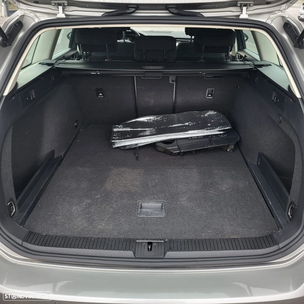 VW Passat Variant 1.6 TDI BlueMotion - 42