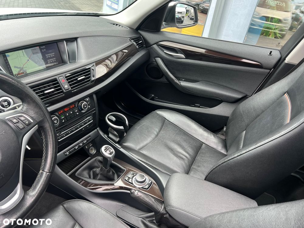 BMW X1 sDrive18d Sport Line - 12
