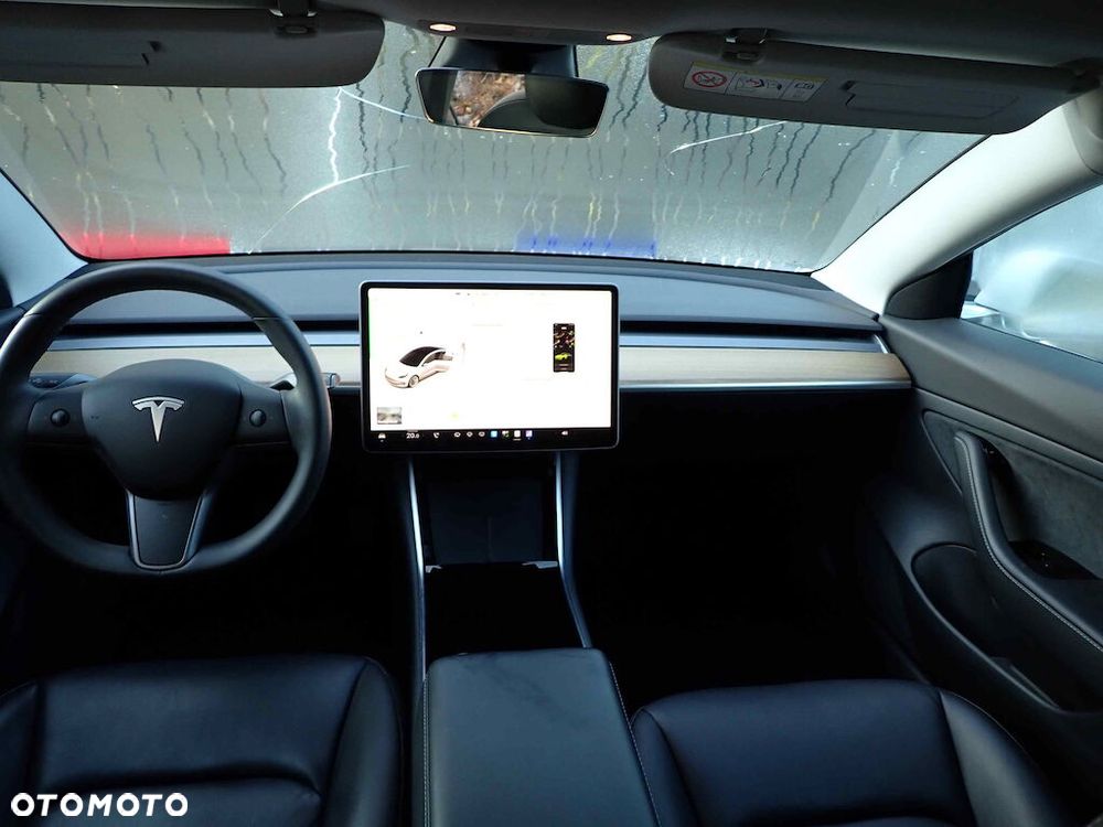 Tesla Model 3 Standard Reichweite Plus Hinterradantrieb - 12