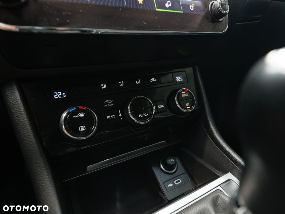 Skoda Superb 2.0 TDI SCR Ambition - 30