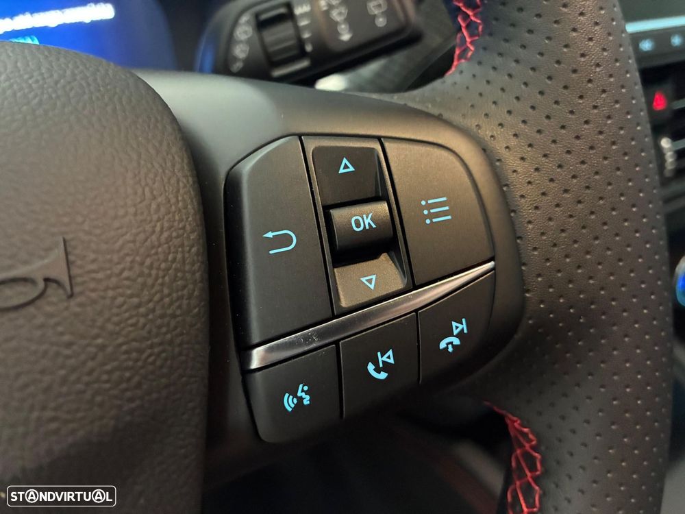 Ford Kuga - 28