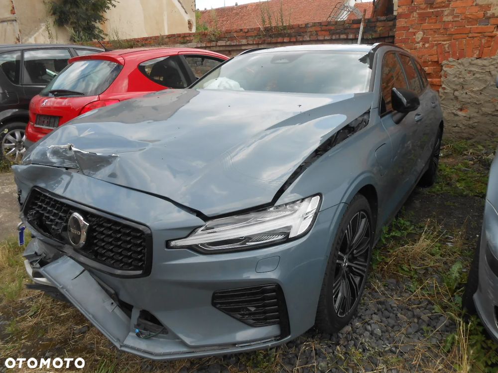 Volvo V60 T8 AWD Ultra Dark - 12