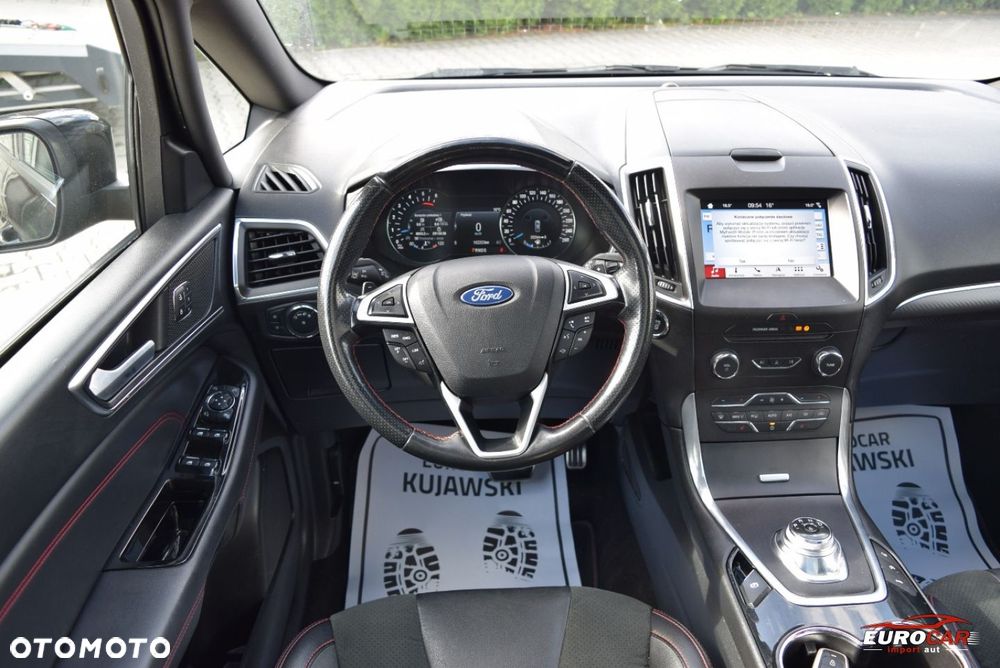 Ford S-Max - 12