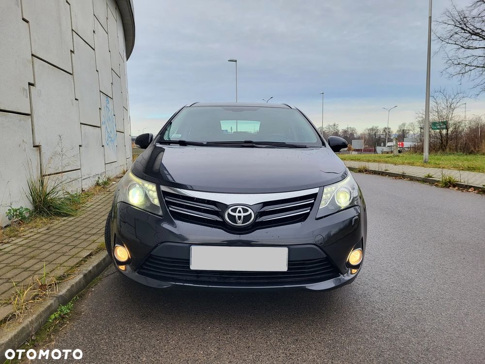 Toyota Avensis - 2