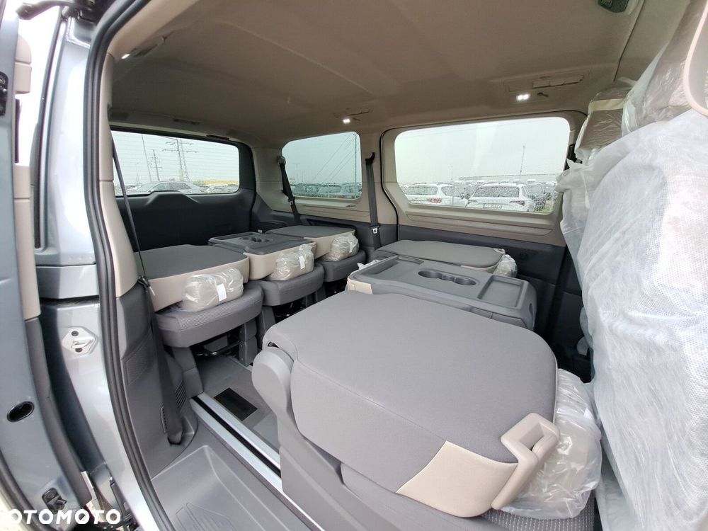 Volkswagen Multivan - 28