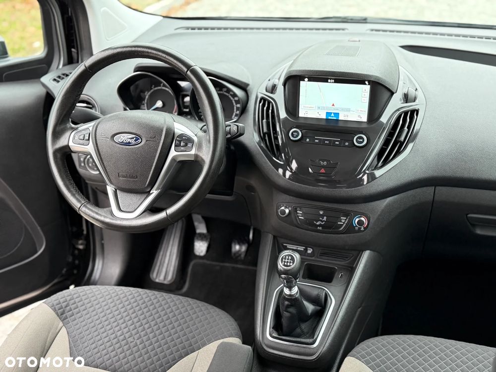 Ford Tourneo Courier 1.0 EcoBoost S&S Titanium - 7