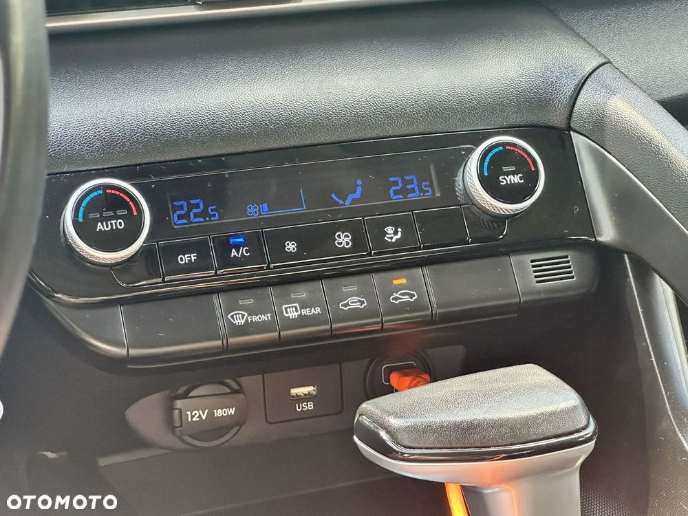 Hyundai Elantra - 31